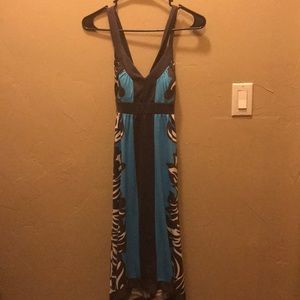 Super cute summer dress! Criss-cross back